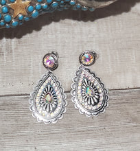 Load image into Gallery viewer, Ari Drop Earrings
