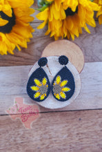 Load image into Gallery viewer, Sunflower Earrings
