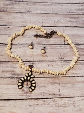 Load image into Gallery viewer, Horseshoe Blossom Choker with Shells
